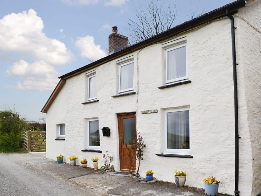 Delightful detached cottage nestling in the Cambrian hills | Bryntrisant, Devil’s Bridge, near Aberystwyth