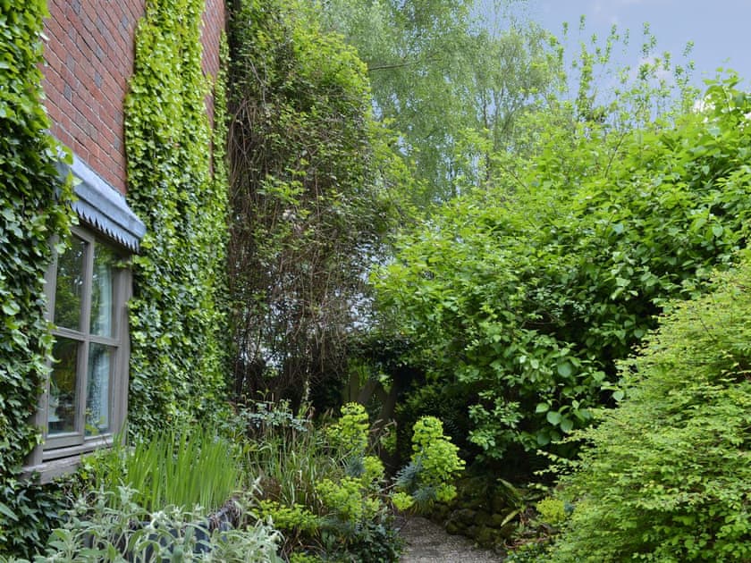 Garden and grounds | Arne Barn, Near Wareham