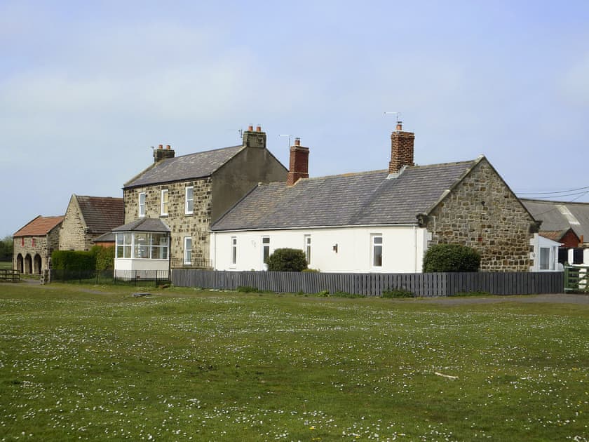 Exterior | Brier Dene End Cottage - Brier Dene Farm Cottages, Old Hartley, near Whitley Bay 