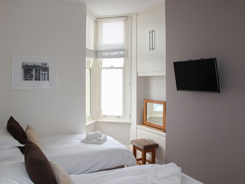 Charming twin bedded room | The LandingsApartment 2, Filey