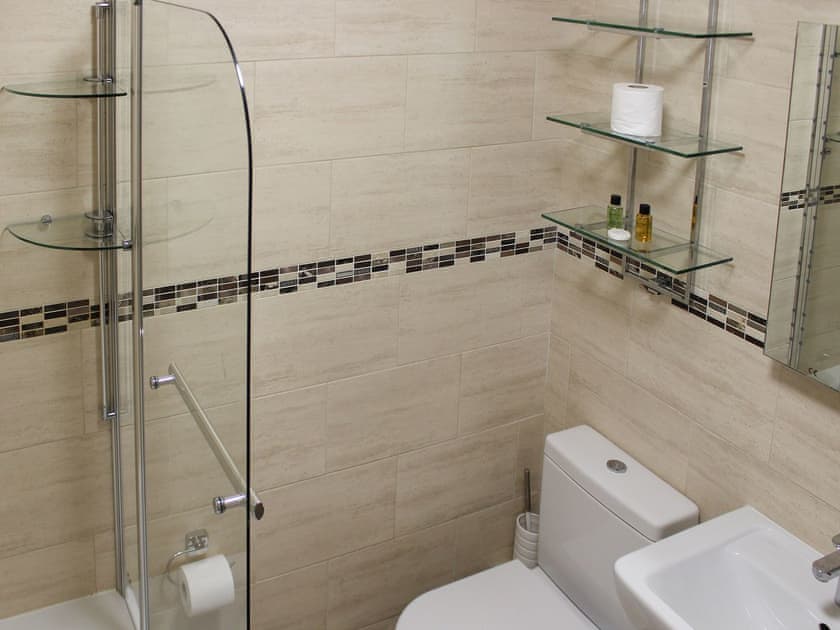 Contemporary bathroom | The LandingsApartment 2, Filey