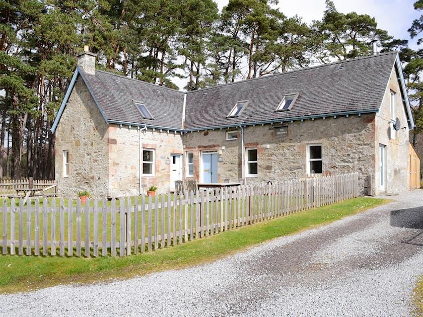Attractive holiday cottages | Birch Cottage, Rowan Cottage - Glenrossal Cottages, Rosehall, near Lairg
