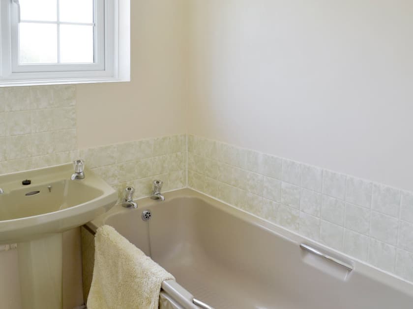 Family bathroom | Dene Corner, Chillington