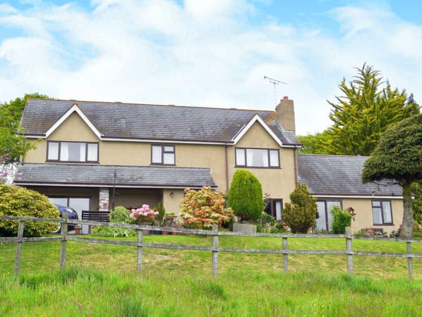 Charming holiday home | Rose Cottage, Cheriton Bishop, near Exeter