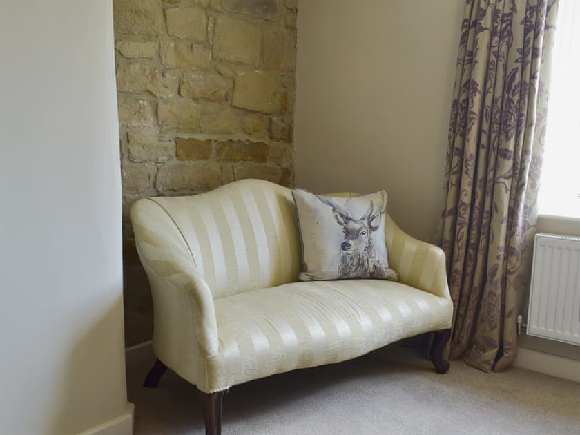 Bedroom with super kingsize bed | Perriwinkle Cottage, Great Longstone, near Bakewell
