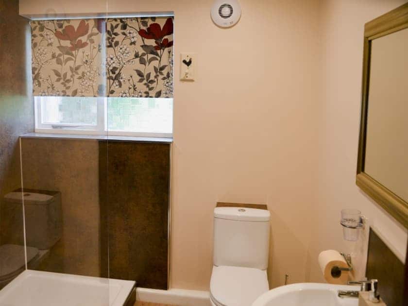 Shower room | Burrow Farm Garden Retreat - Valley View - Burrow Farm Gardens Retreat, Dalwood, near Axminster