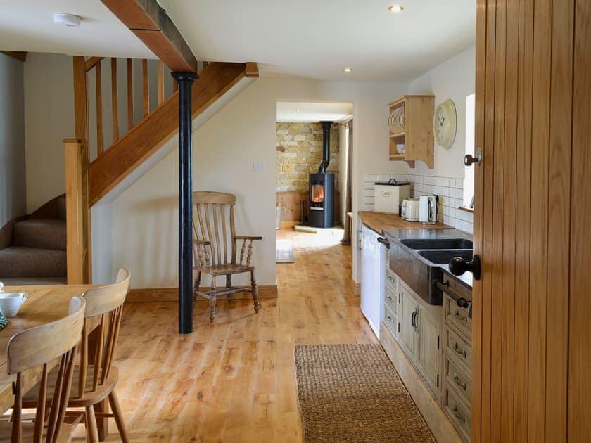 Spacious and well-equipped kitchen and dining area | Mullins Cottage - Lebberston Carr Farm, Lebberston, near Filey