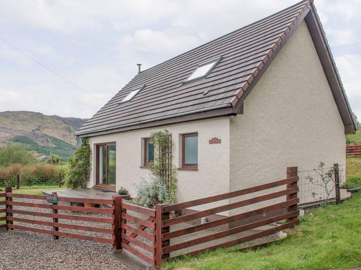 Rosdail holiday cottage near Kintail and Glen Shiel