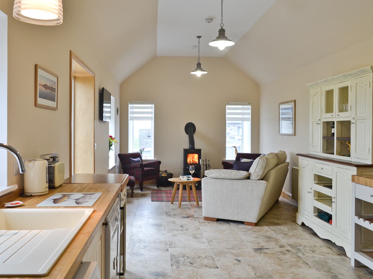 Kilbride Beach Cottage Ref Uk5446 In Near Lochboisdale Isle Of