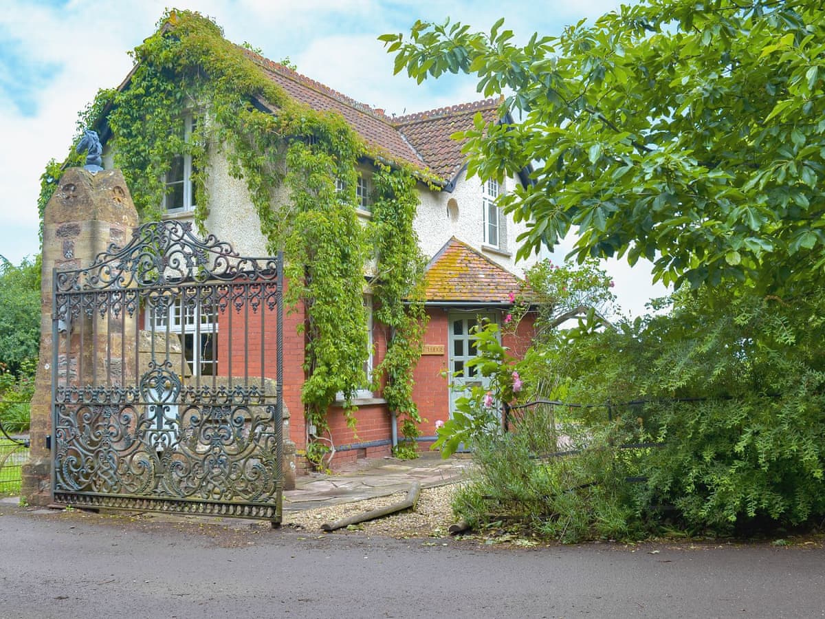 Maunsel House Estate Cottages - Front Lodge