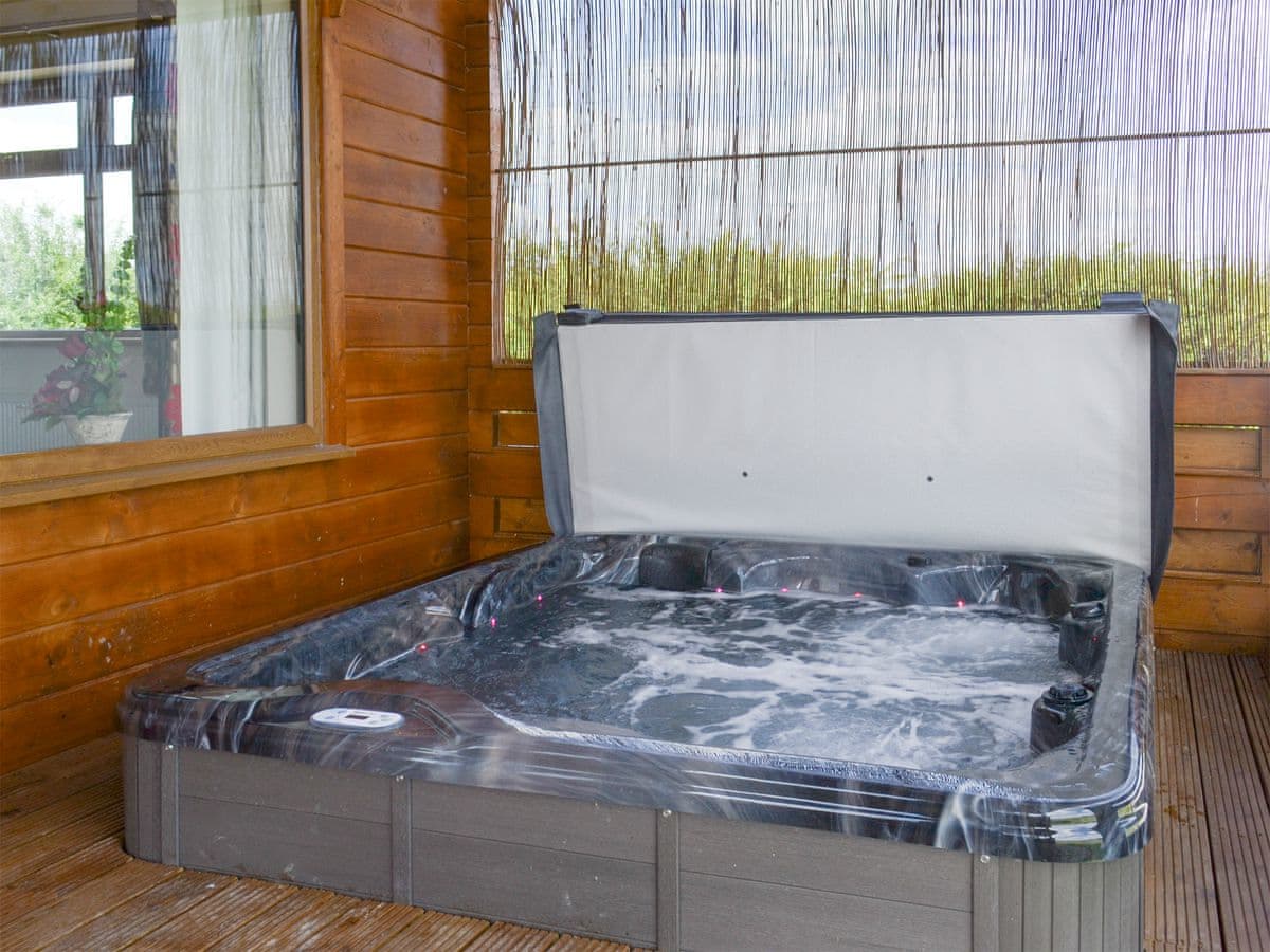 Faulkers Lakes - Hazel Lodge - Holiday lodge in Central England - Image 2
