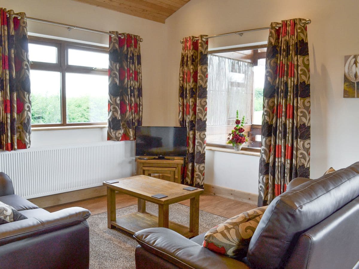 Faulkers Lakes - Hazel Lodge - Holiday lodge in Central England - Image 3