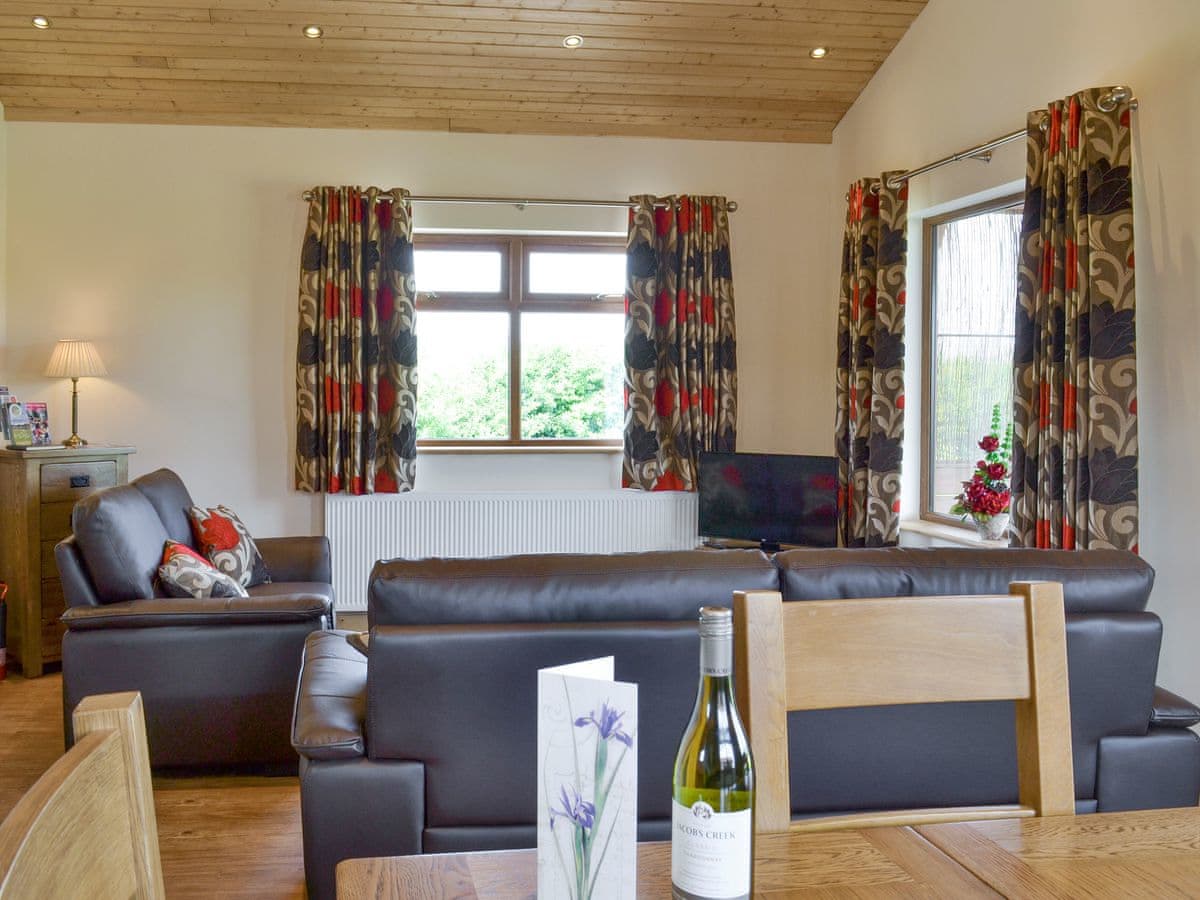 Faulkers Lakes - Hazel Lodge - Holiday lodge in Central England - Image 4