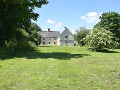 Vale Farmhouse West Wing Ref Bfm In Frostenden Nr Southwold