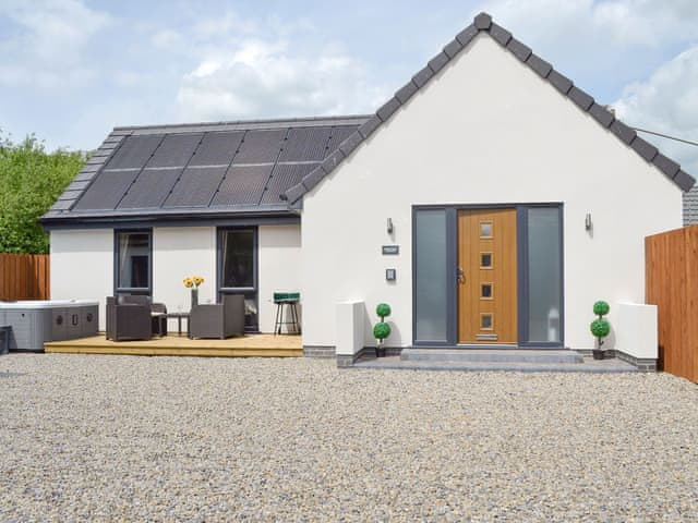 Hoxne Cottages Sunflower Cottage Ref Ukc2028 In Strensall
