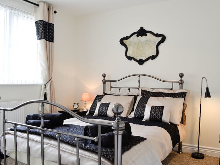 Double bedroom | Ty Cerrig, Cwmgors, near Ammanford