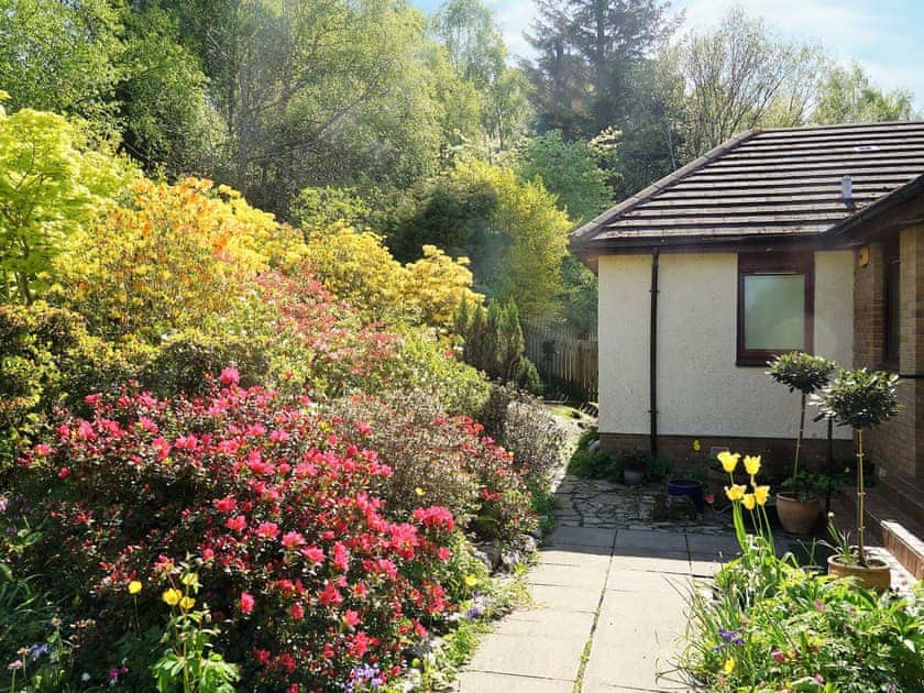 Garden and grounds | Rosmuire, Shandon, near Helensburgh