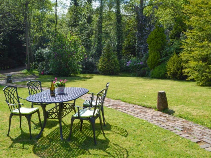 Attractive lawned garden  | Ivy Cottage, Ewhurst Green, near Bodiam