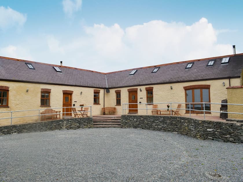 Attractive stone-built holiday home | Yr Hen Stabal - Bronallt Barns, Llanynghenedl, near Holyhead