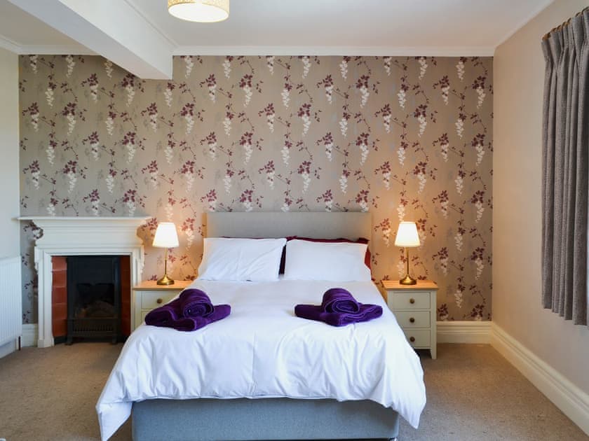 Spacious bedroom with kingsize bed | Magnolia Lodge, Sheringham