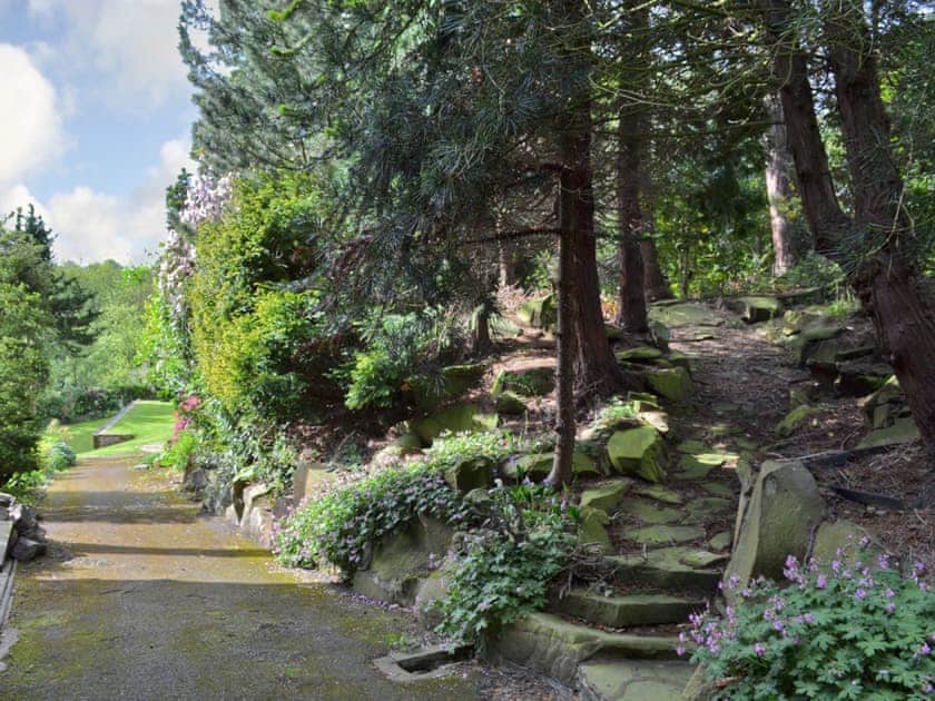 There is plenty to discover and enjoy in the garden and grounds | Pear Tree House Annexe, Wooldale, near Holmfirth