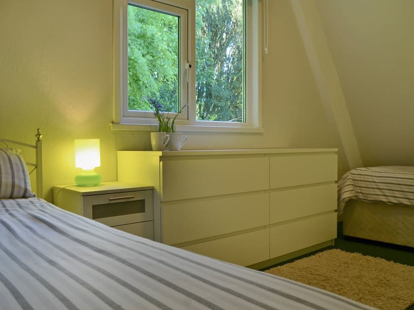 Cosy twin bedroom | Hives - At Berridon Lodges, Bradworthy, near Holsworthy