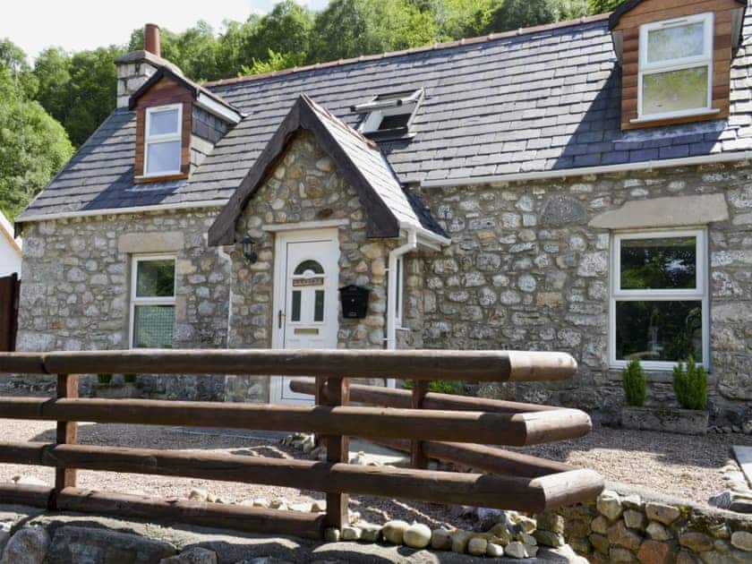 Traditional stone, detached cottage | Woodend, Fort William
