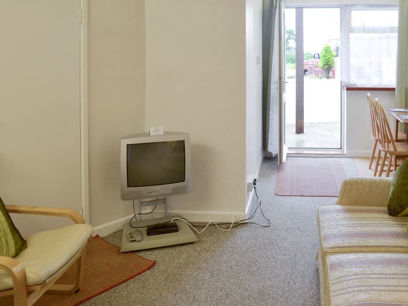 Convenient open-plan layout with Freeview TV | Huccaby Tor - Devon Palms, Maidencombe, near Torquay