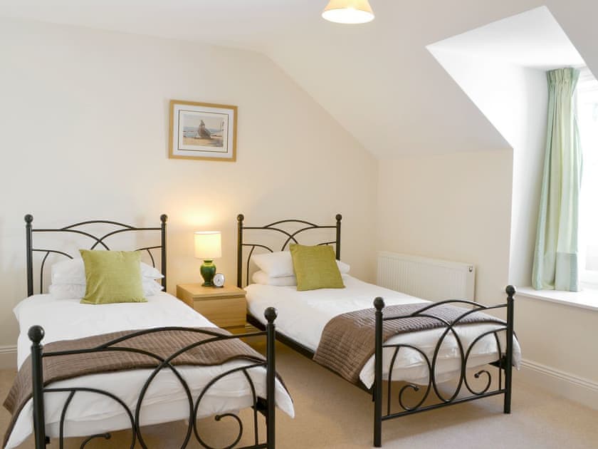 Light and airy twin bedroom | Fairview, Rockcliffe, near Dalbeattie