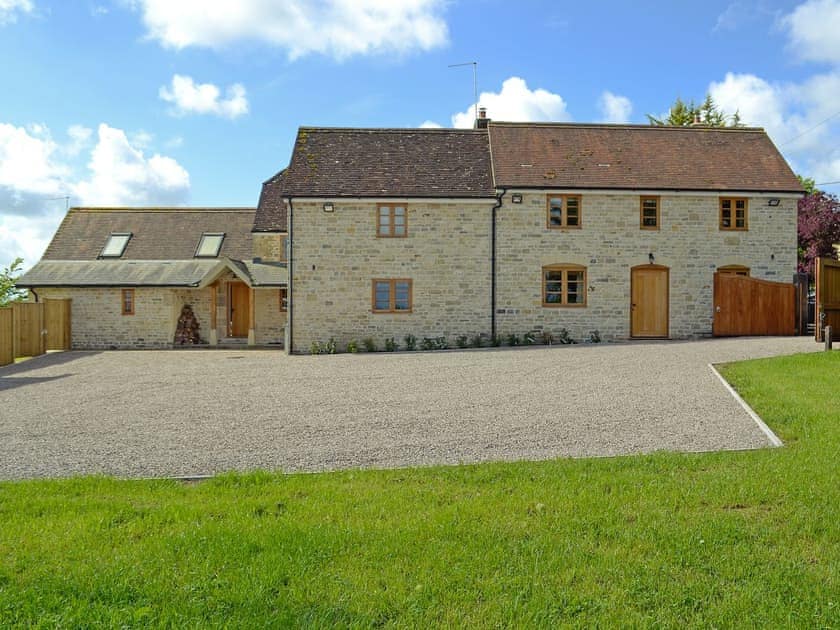 The New Inn Farm New Inn Farmhouse in Marnhull, near Shaftesbury