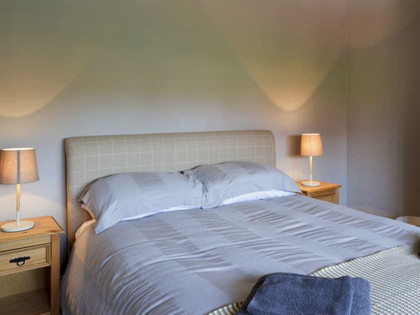 Relaxing bedroom with kingsize bed | Apple Tree House, Scarborough