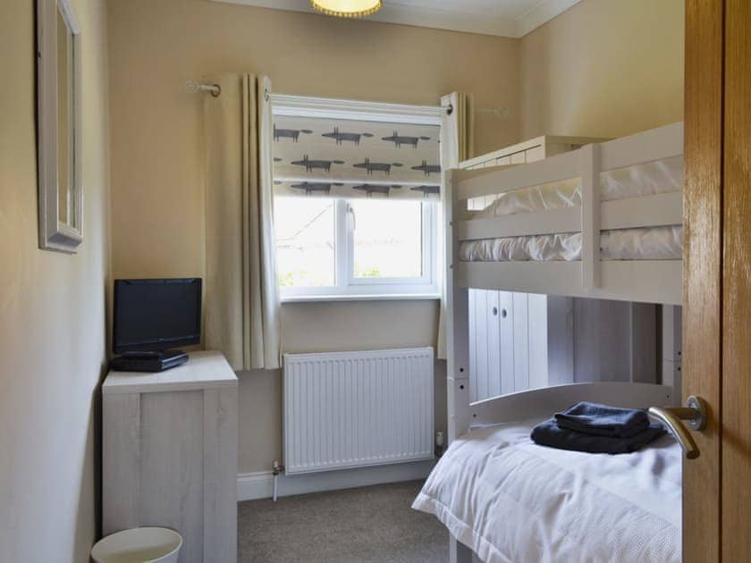 Bunk bedroom | Apple Tree House, Scarborough