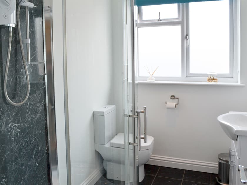Shower room | Dipper Cottage, Seahouses