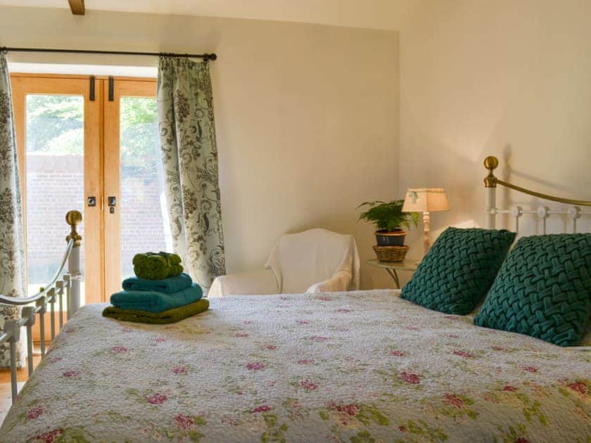 comfy bedroom | Cornflower Cottage - Wildmore Cottages, New York, near Boston
