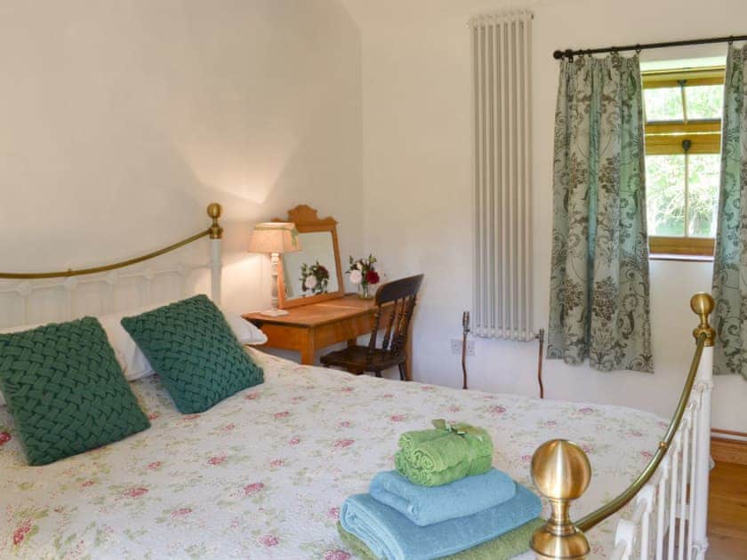 Comfy bedroom | Cornflower Cottage - Wildmore Cottages, New York, near Boston