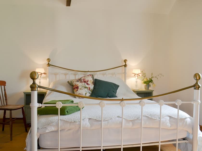 Comfortable double bedroom | Cowslip Cottage - Wildmore Cottages, New York, near Boston
