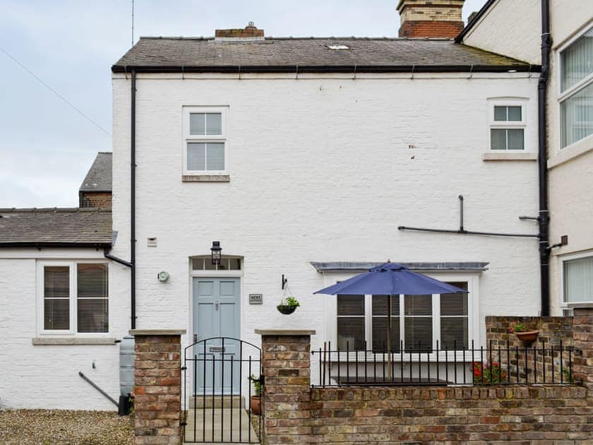 Characterful holiday home | Mews Cottage, Bridlington