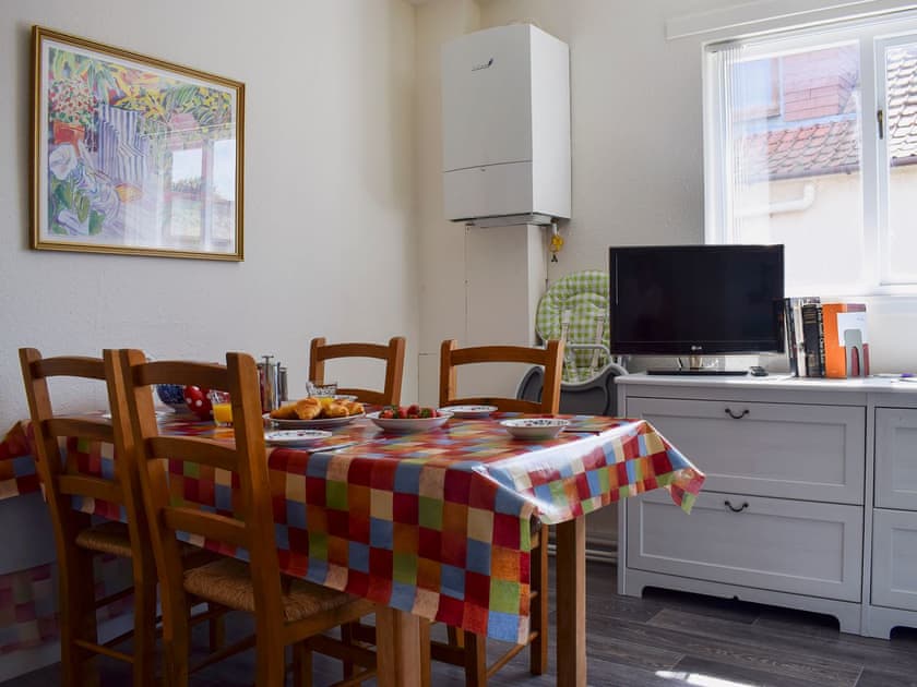 Kitchen and dining area | Kannier Cottage, St Monans, near Anstruther