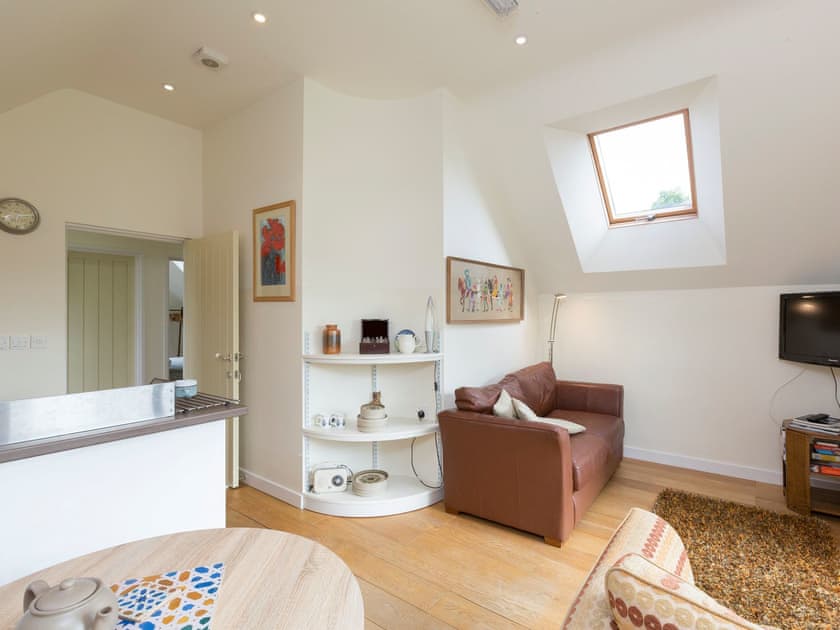 Convenient open-plan living space | Canal Central, Maesbury Marsh, near Oswestry