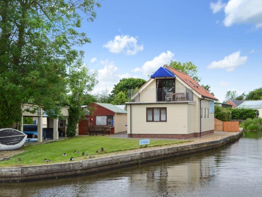 Lovely waterside detached property | Solace - Simpson’s Boatyard, Stalham