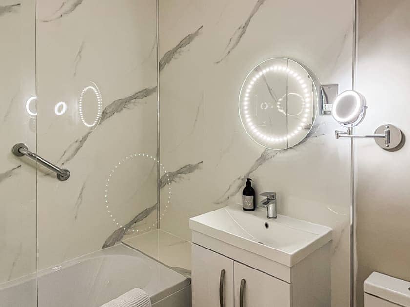 Bathroom | The Jolly, Whitstable