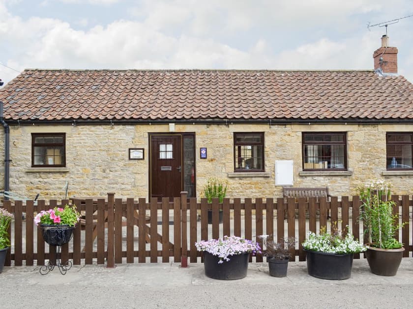 Lovely single storey holiday home | Cow Pasture Cottage - Studley House Farm Cottages, Ebberston, near Scarborough