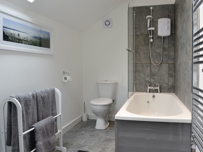 Bathroom | Bryn Aled, Bontnewydd, near Dolgellau