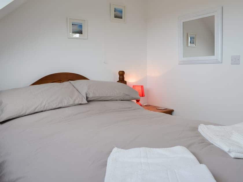 Delightful double bedroom | Rhos Y Grug, Llangwnadl, near Pwllheli