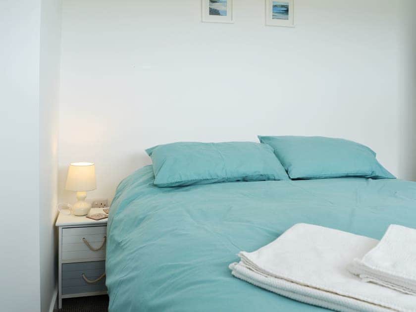 Cosy and inviting double bedroom | Rhos Y Grug, Llangwnadl, near Pwllheli
