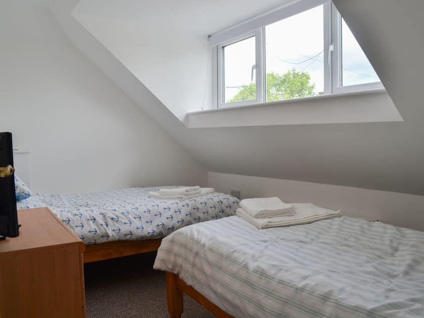 Cosy twin bedded room | Rhos Y Grug, Llangwnadl, near Pwllheli