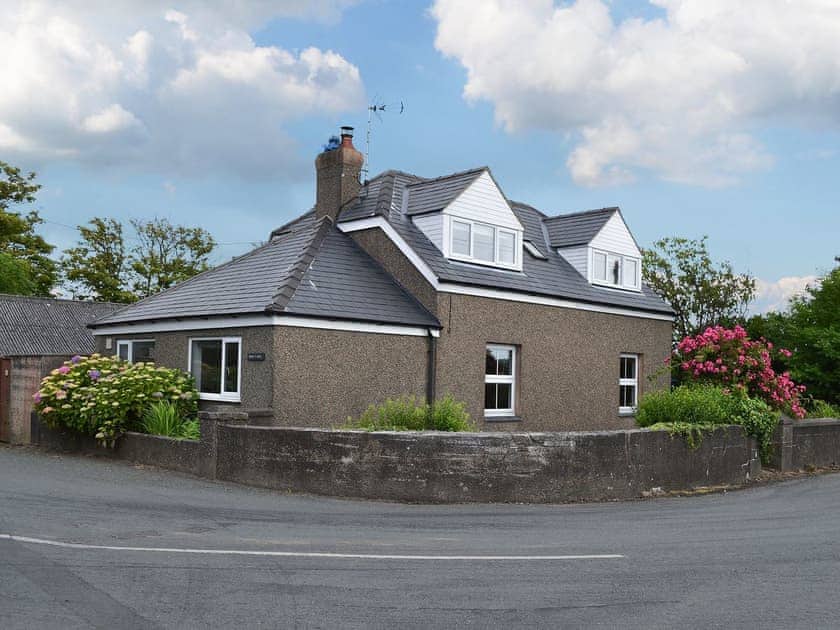 Pretty detached Welsh cottage | Rhos Y Grug, Llangwnadl, near Pwllheli