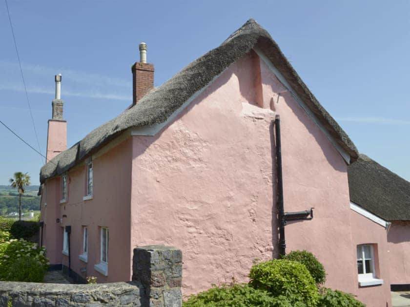 Charming 16th-century thatched house | The Old Stoke House, Shaldon, near Teignmouth
