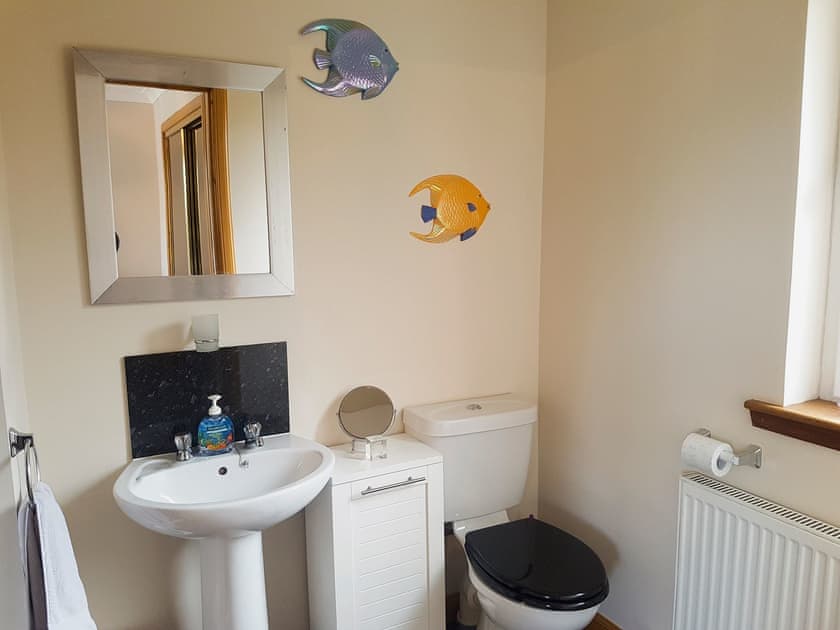 En-suite shower room | Ivy Cottage, Montrose