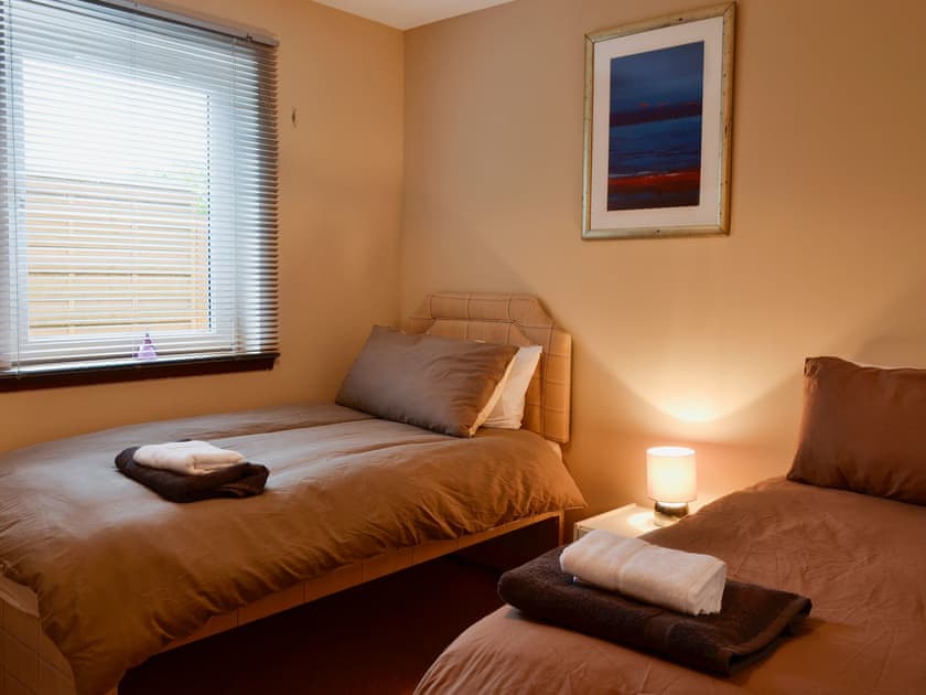 Bedroom with single bed and a pull-out single | Ivy Cottage, Montrose
